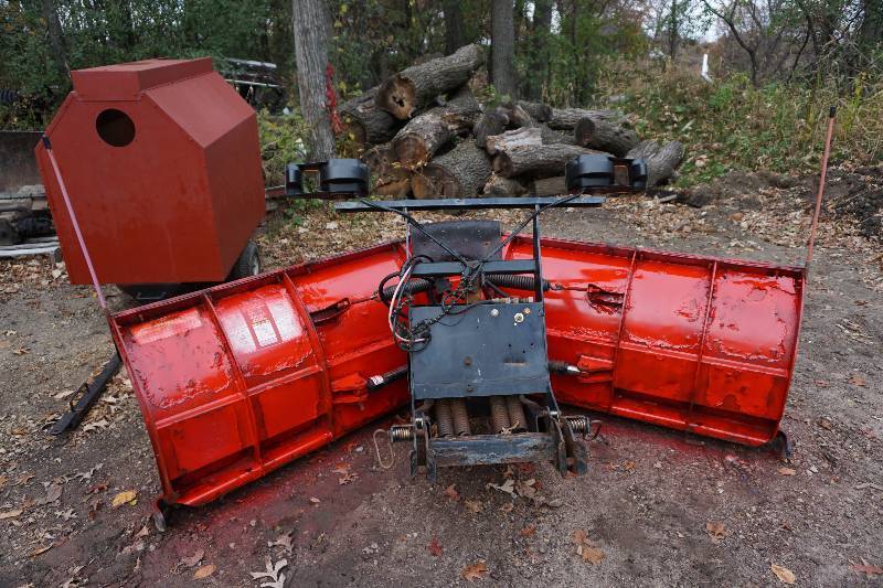 lot 2 image: The Boss 9 2 RT3 Power V Plow