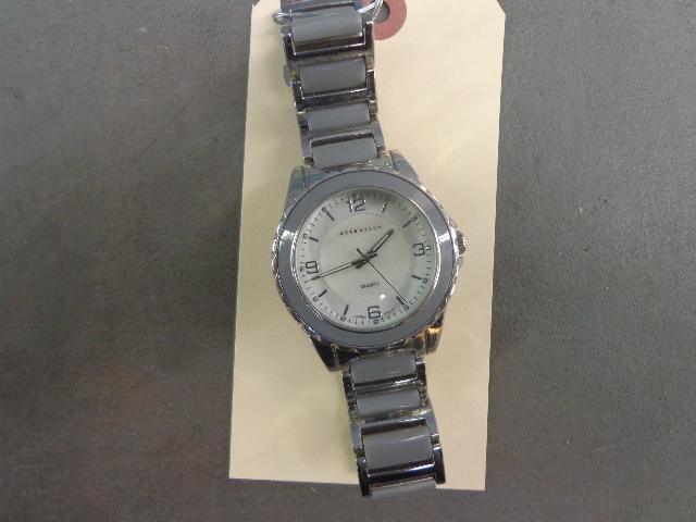 lot 31 image: Attention Quartz Watch