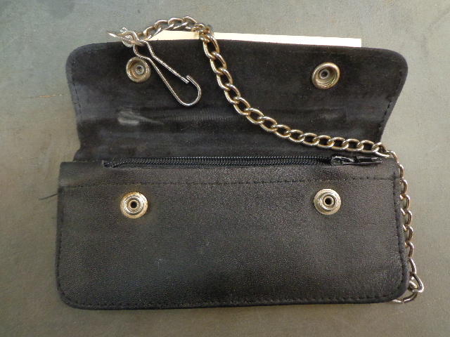 lot 34 image: Chained Wallet