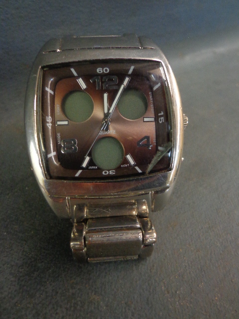 lot 13 image: Quartz Watch