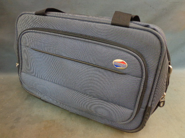 lot 43 image: Computer Bag