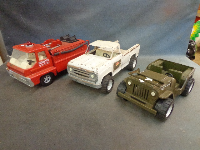 lot 49 image: Old Tonka Truck & Jeep