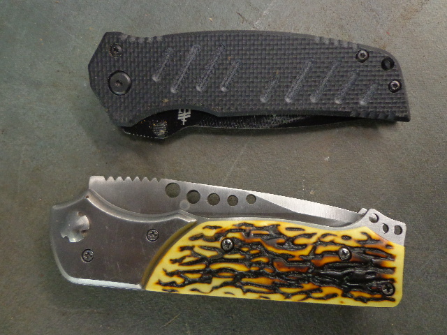 lot 55 image: 2 Knives