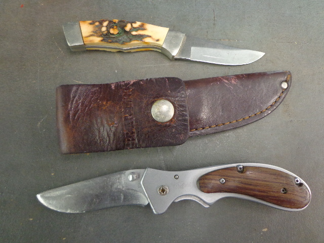 lot 75 image: 2 Knives