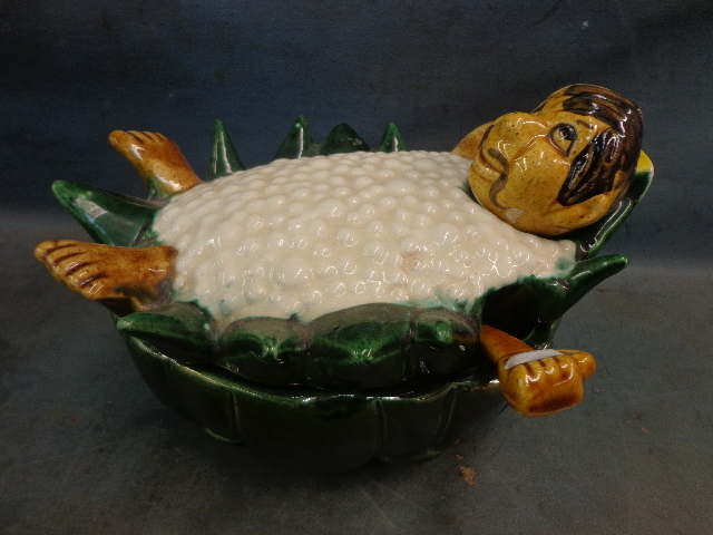 lot 80 image: 1 cool Gravy bowl----We think