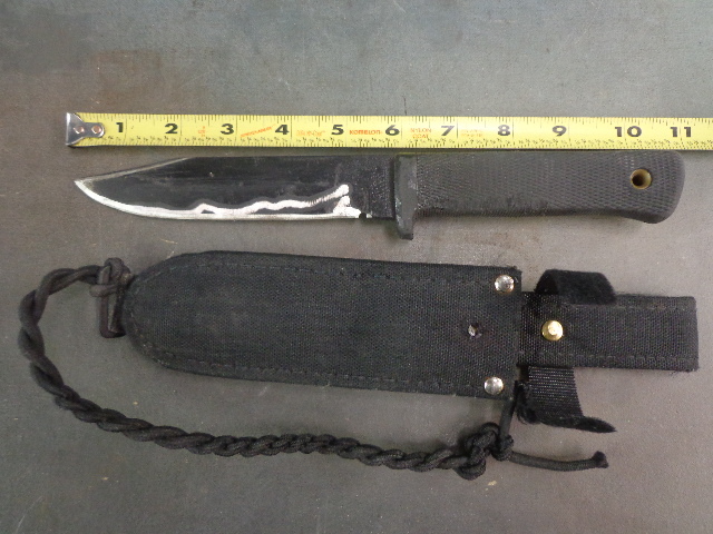 lot 83 image: Knife