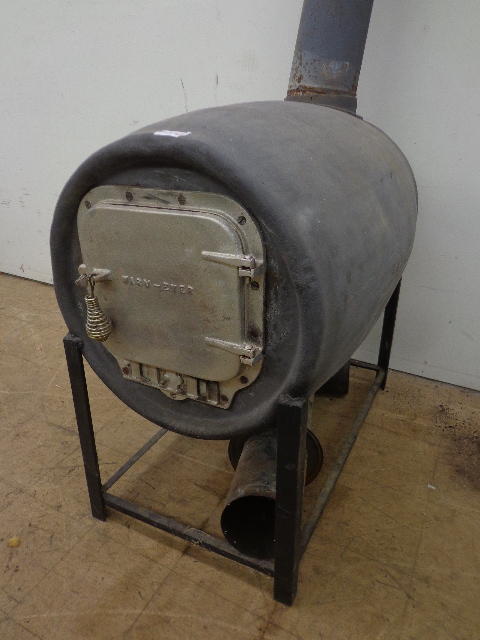 lot 124 image: Barrel Wood Stove