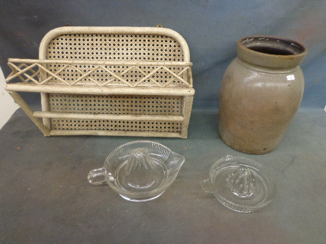 lot 131 image: juicers & Towel Rack
