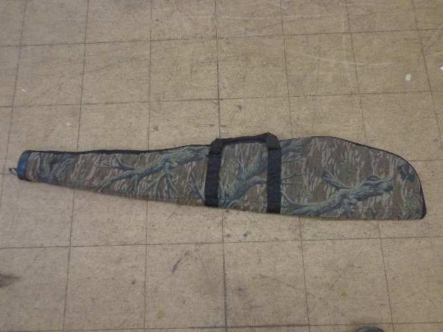 lot 132 image: Camo Soft Case
