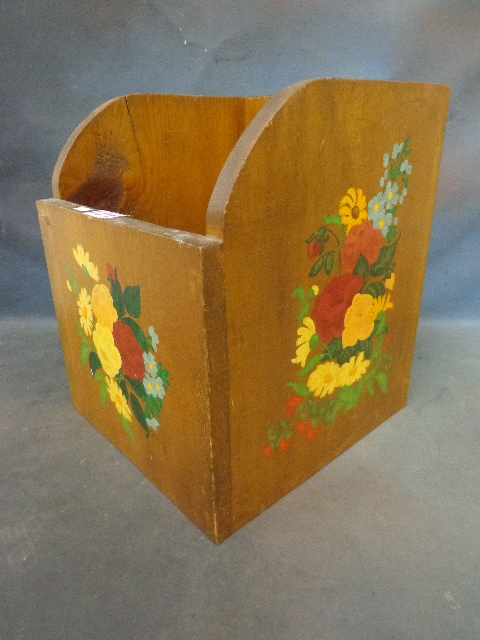 lot 134 image: Wooden Compartment Rack