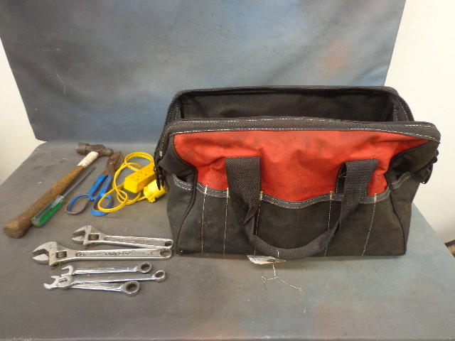lot 147 image: Bag Of Tools