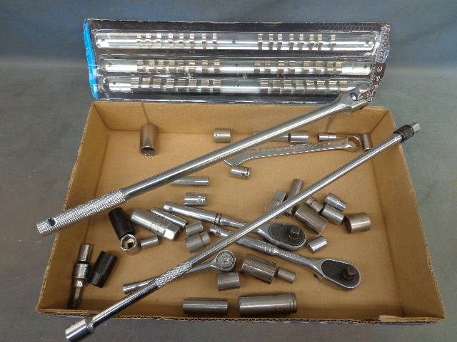 lot 172 image: Socket Holder, & Sockets