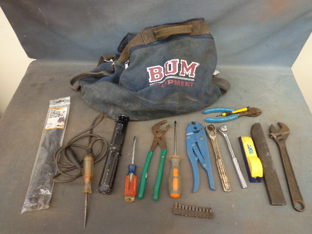 lot 193 image: Canvas Bum Equiptment Bag Full Of Tools