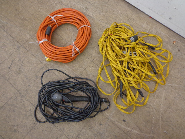 lot 197 image: Extrnsion Cords & Treble Light