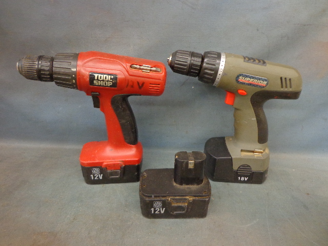 lot 207 image: Cordeless Drills