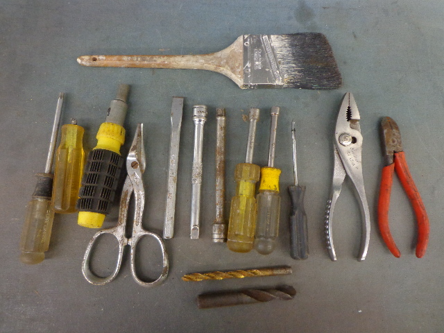 lot 218 image: Assortment of Tools