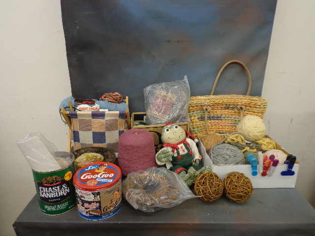 lot 236 image: Sewing Supplies