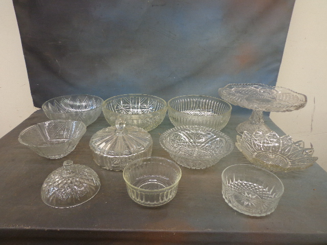 lot 242 image: Glass Dishes