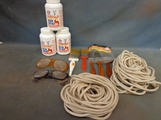 lot 250 image: Random Items