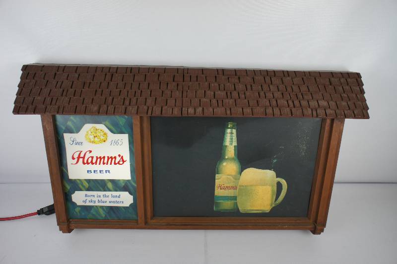 lot 2 image: Hamms Lighted Beer Sign
