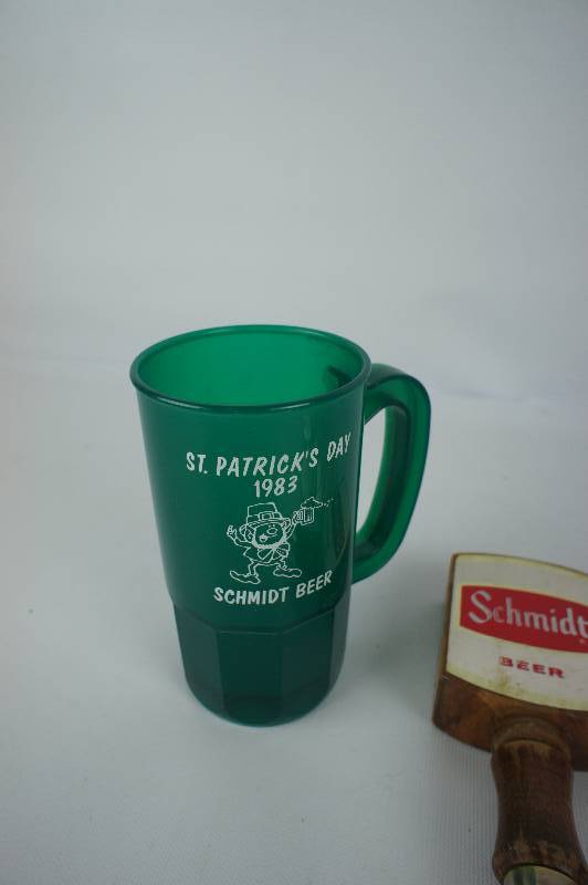 lot 35 image: Schmidt Beer Lot