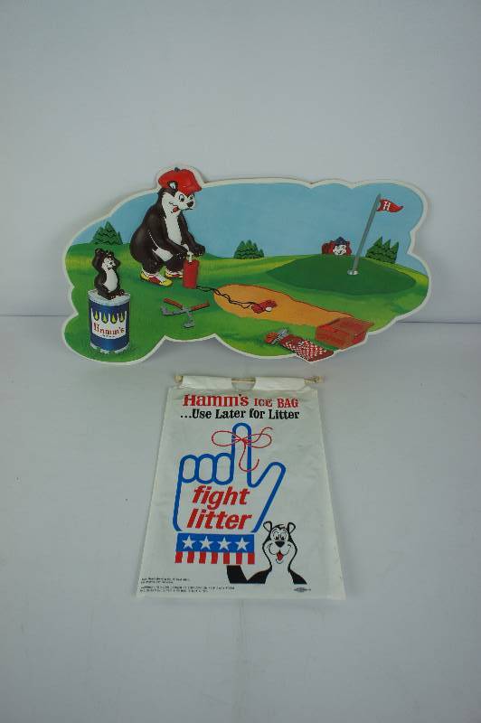 lot 38 image: Hamms Vacuform Golfing Sign & Ice Bag
