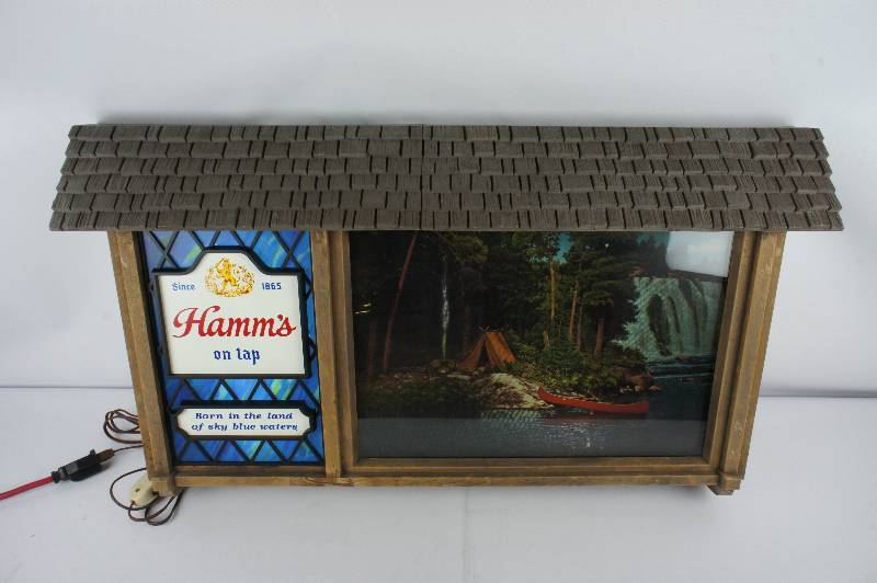 lot 43 image: Hamms Beer Scenerama Motion Sign