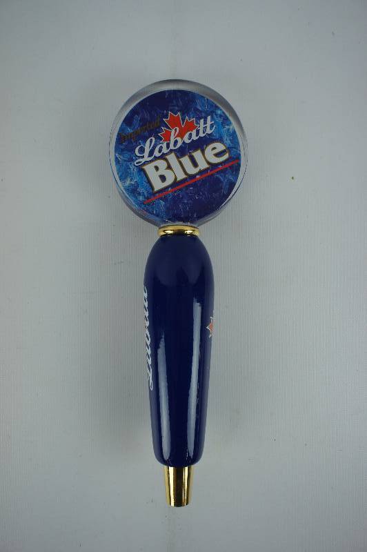 lot 67 image: Labatt Blue Ceramic Tap Handle