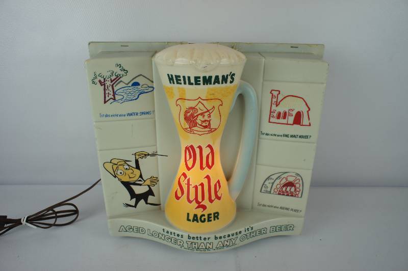 lot 83 image: Heilmans Old Style Beer Mug Lighted Sign