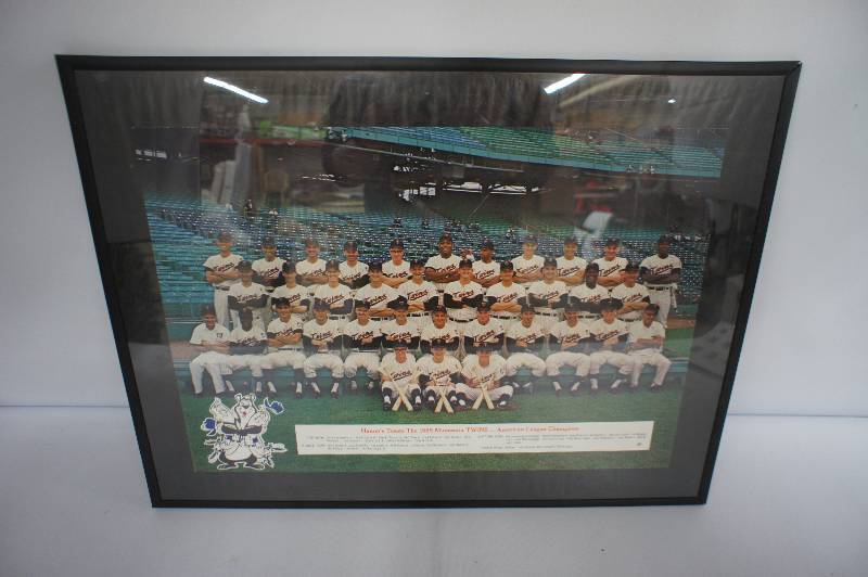 lot 86 image: Hamms Minnesota Twins Baseball Framed Team Poster