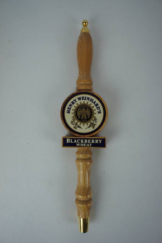 lot 103 image: Henry Weinhards blackberry Wheat Tap Handle