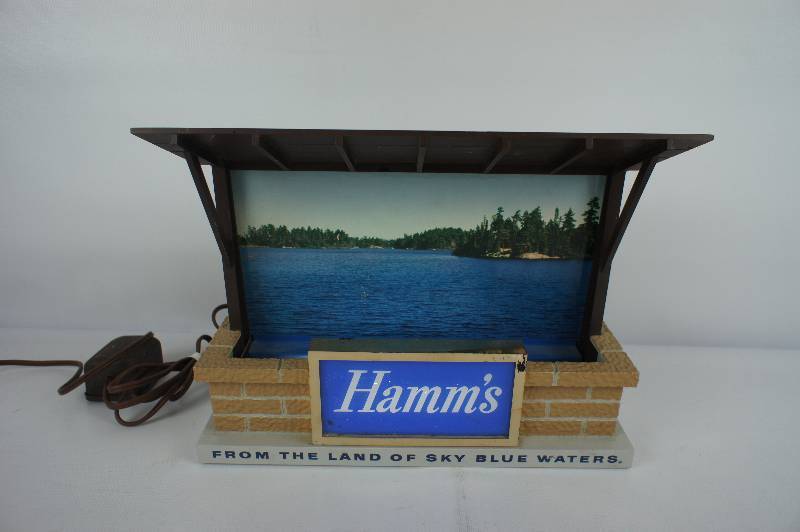 lot 126 image: Hamms Lighted Back Bar Lake Scene Sign