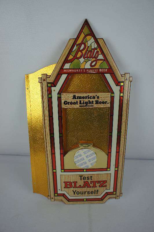 lot 138 image: Blatz Beer Glorifier
