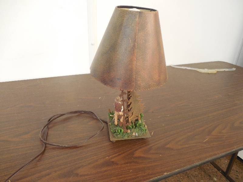 HUNTING THEME LAMP