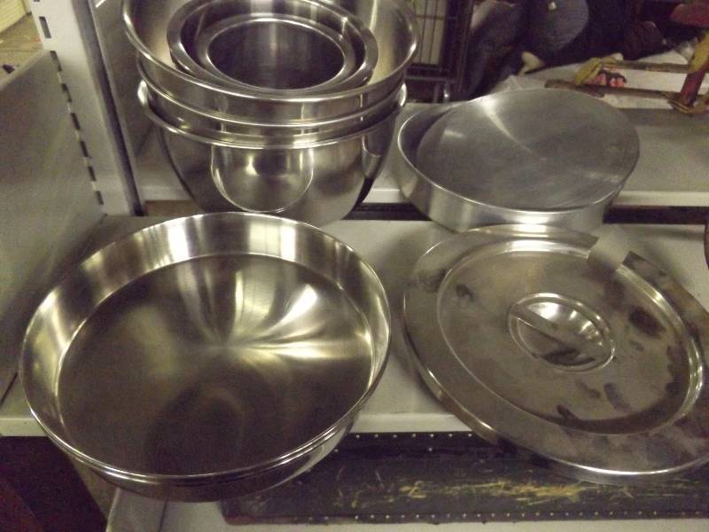 Stainless Steel Bowls and Stainless Steel Cake Pans