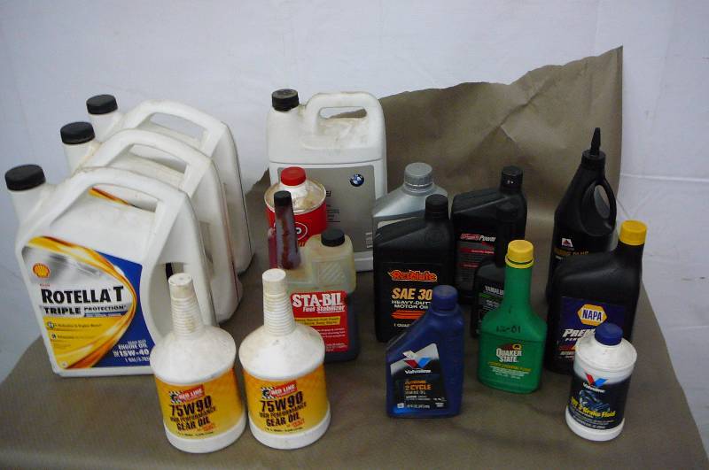 Lot of Oil Brake Fluid Gear Lube Stabil rotella