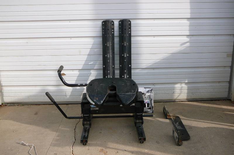 5th Wheel Hitch 18k Draw Tite Roller with Rail Kit Brackets