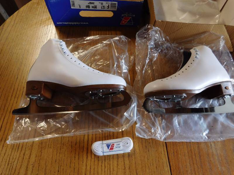 Riedell NIB Figure Skate model 121 White, sz 9M...... ISE Sapphire model blade