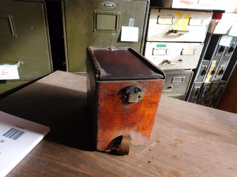 Weston Direct Current Voltmeter in wooden box  pat Nov. 6, 1888