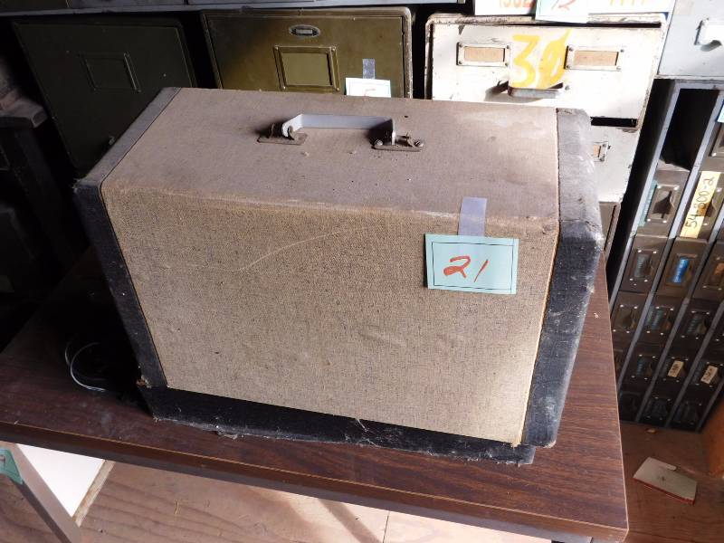 vintage singer sewing machine the box needs some glue repair
