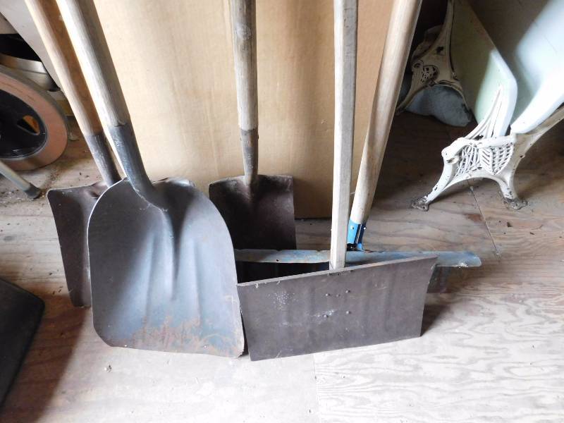 shovel lot (5) shovels three farm shovels and two for snow