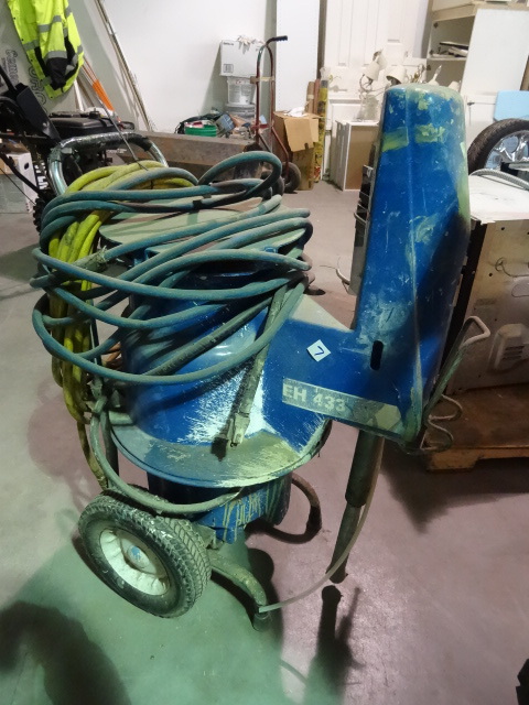 lot 7 image: Graco EH 433 Paint Sprayer No Gun
