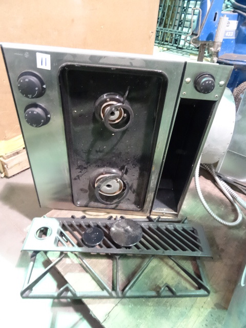 lot 11 image: 2 Burner Gas Cook Top GE