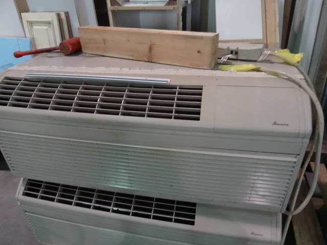 lot 12 image: Amana Heater Air Conditioner