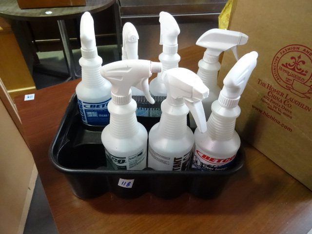 lot 118 image: Spray Bottle Carrying Tote