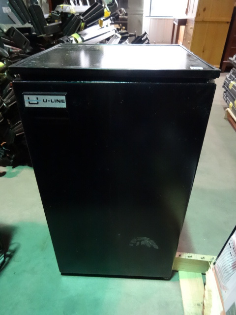 lot 214 image: Hotel Size Refrigerator