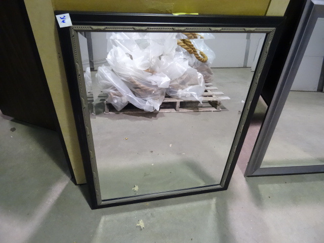 lot 314 image: 25 X 32 Wall Hanging Mirror