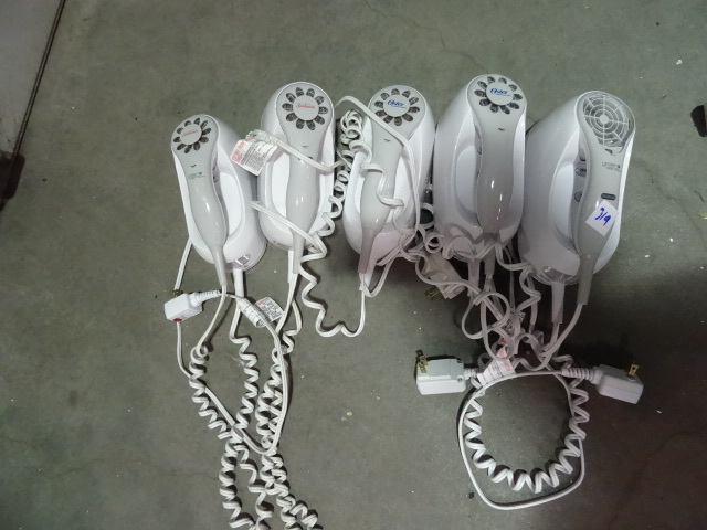 lot 319 image: 5 Hotel Hair Dryers