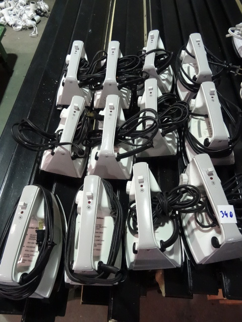 lot 340 image: 12 Proctor Silex Irons