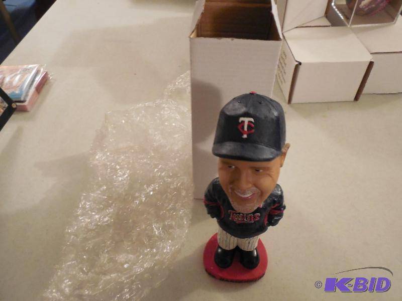 lot 9 image: Ron-Gardenhire-Minnesota-Twins-Red-Base-Bobble-Head-Bobblehead-Seaon-